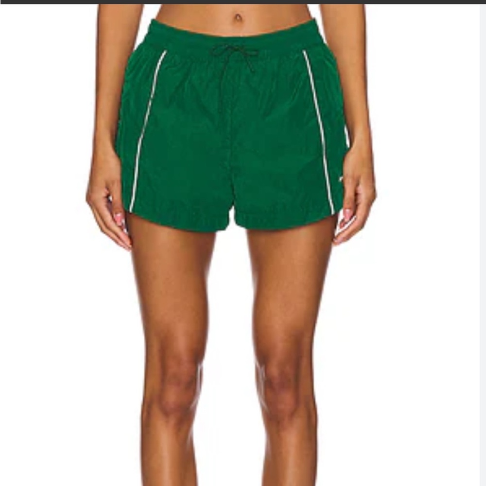Nike wind runner shorts size large
